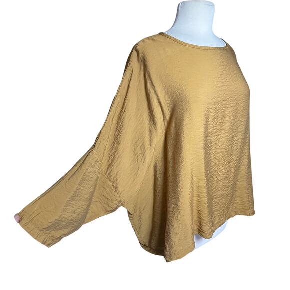 CUT LOOSE Women’s Crinkle Popover One size Golden Wheat Top - Picture 2 of 4